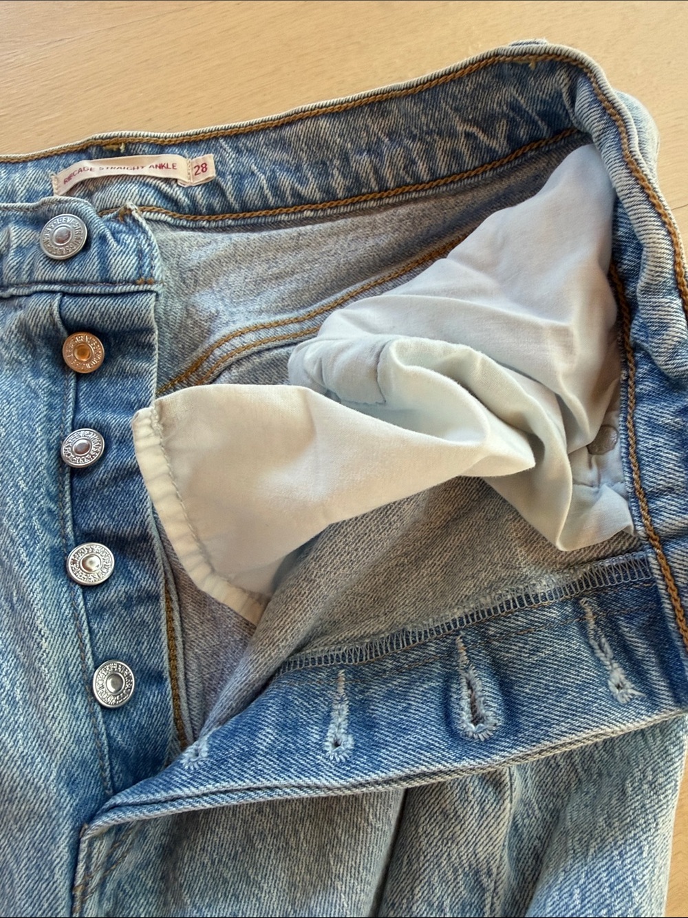 Levi’s - Picture 8 of 9
